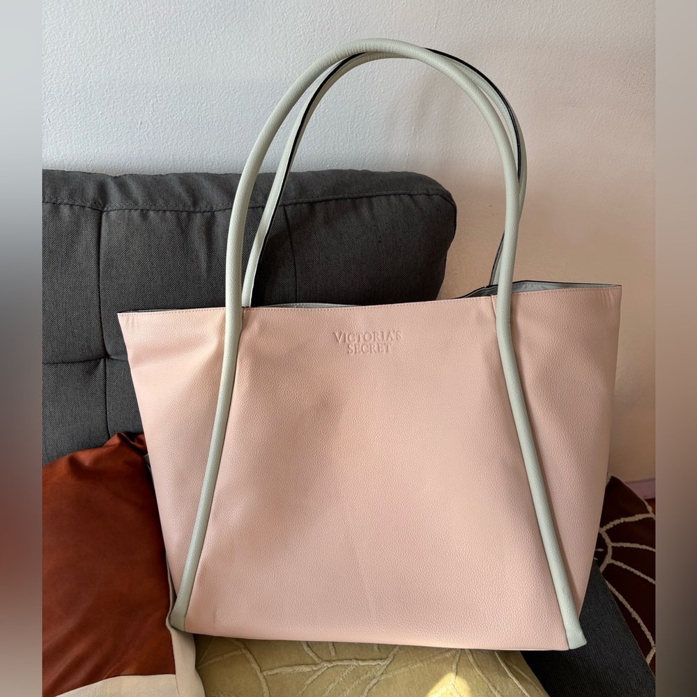 NWOT Victoria's Secret Tote Bag